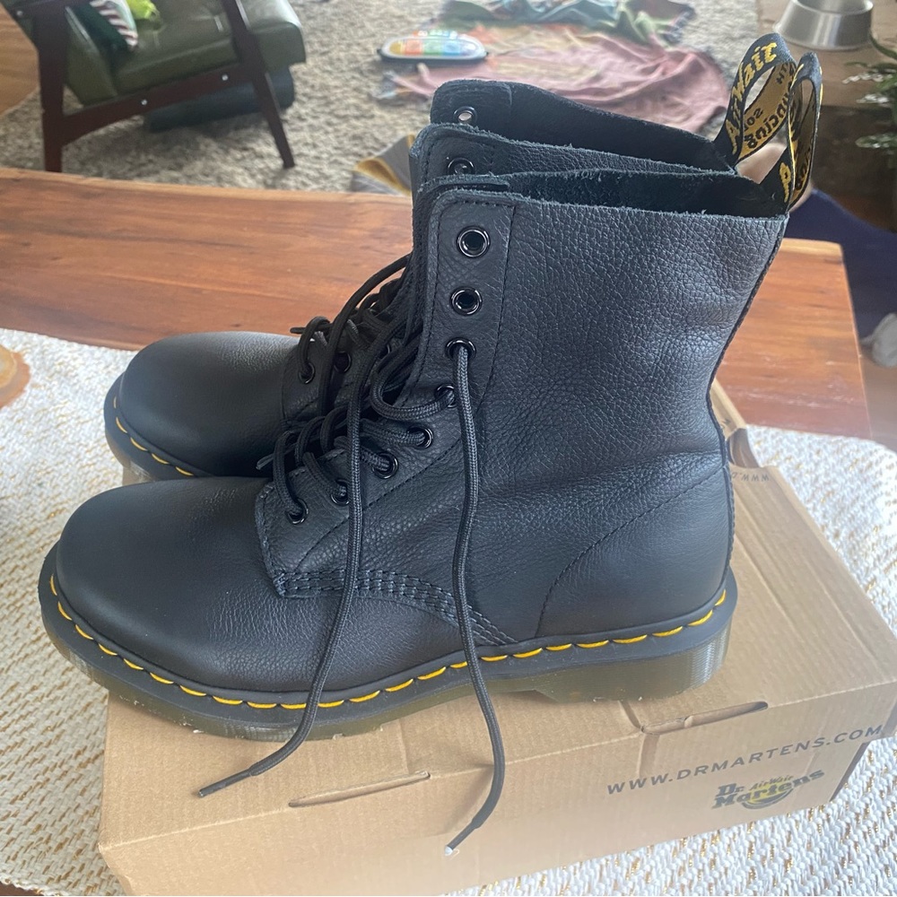 Dr. Martens Black boots